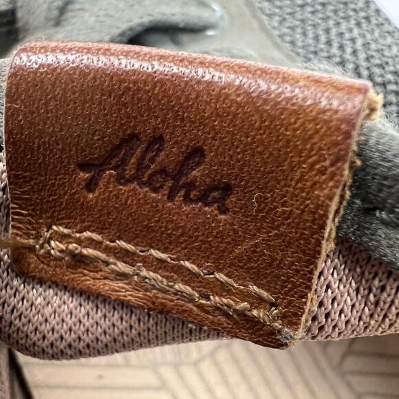 OluKai Pehua Li Lightweight Breathable Convertible Sneaker Olive Green Size 9 - Picture 8 of 10